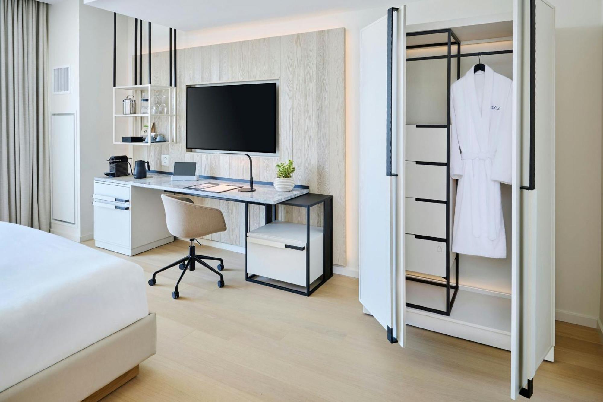 The Pearle Hotel & Spa, Autograph Collection Burlington Bagian luar foto